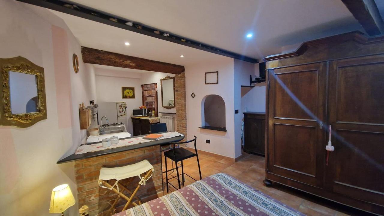 Apartmán Monolocale In Tipica Casa Ligure Janov Exteriér fotografie